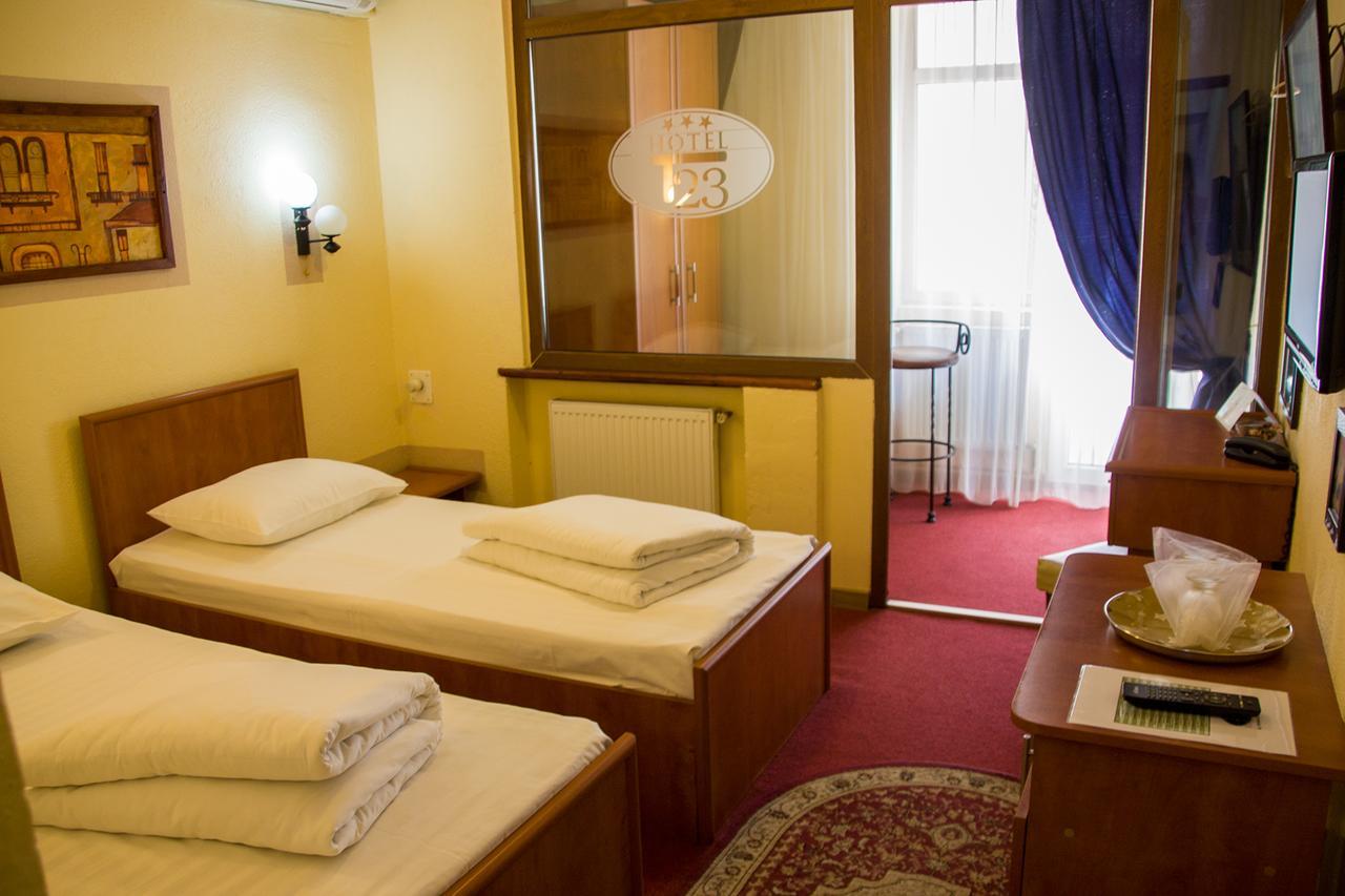 Hotel T23 Iasi Exterior photo