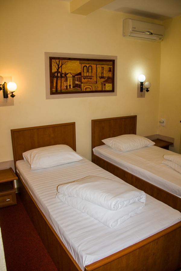 Hotel T23 Iasi Exterior photo